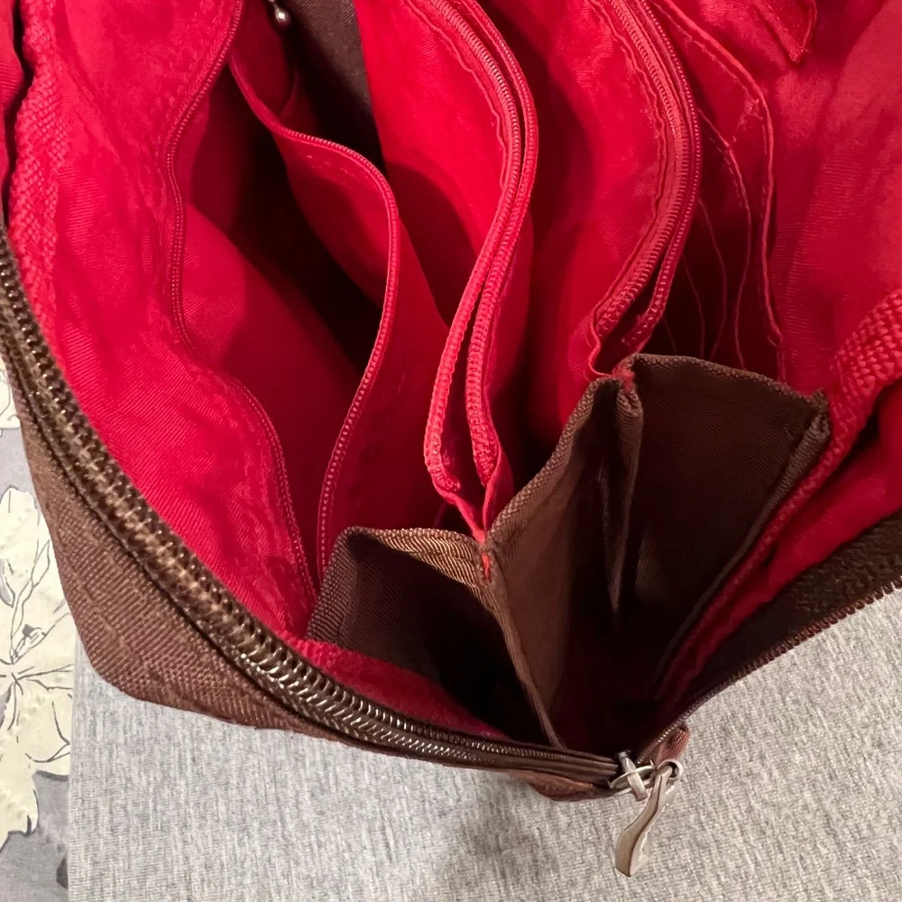 Baggallini Crossbody Bag - Picture 7 of 15